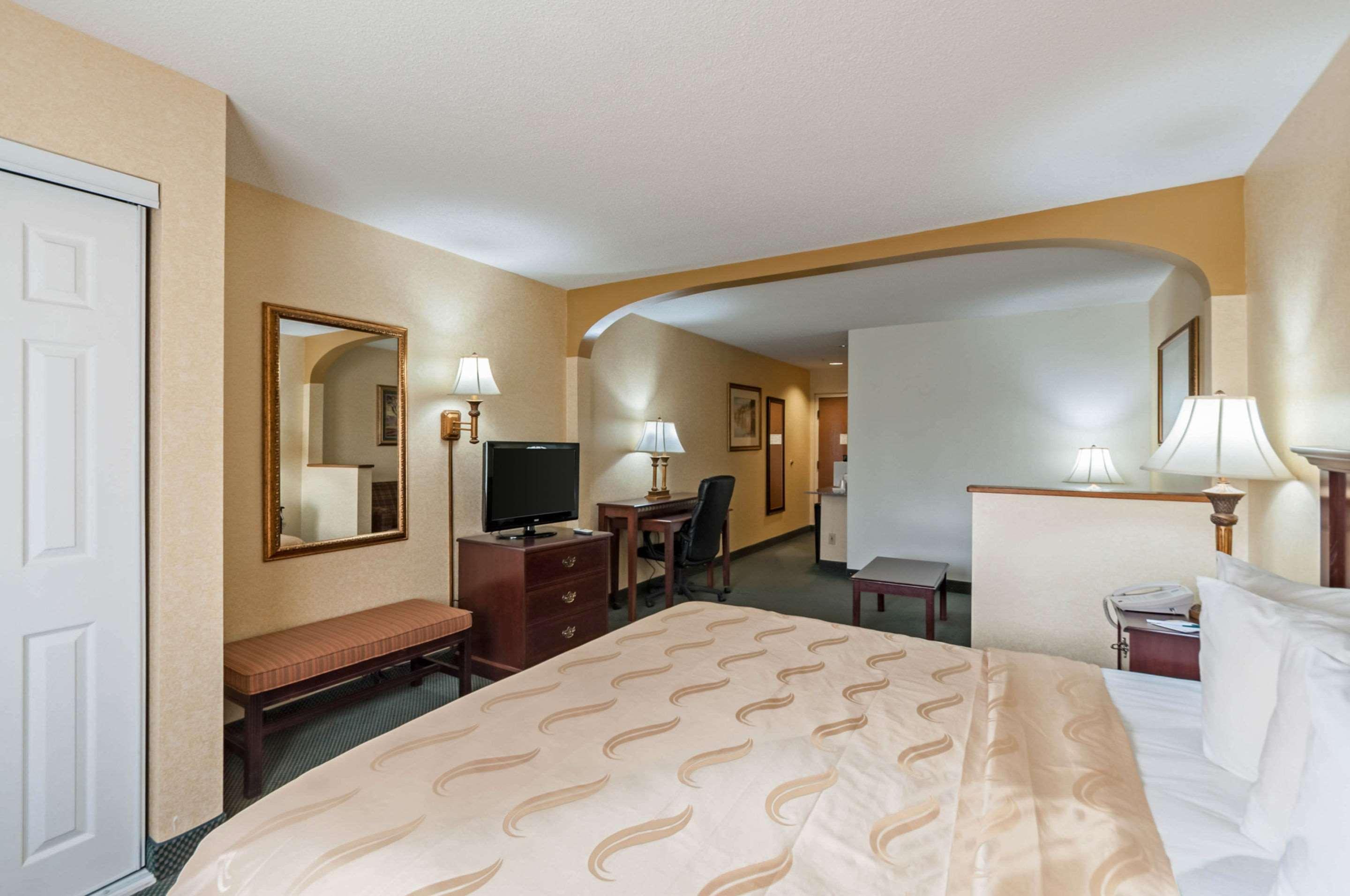 Quality Suites Chestertown Bagian luar foto