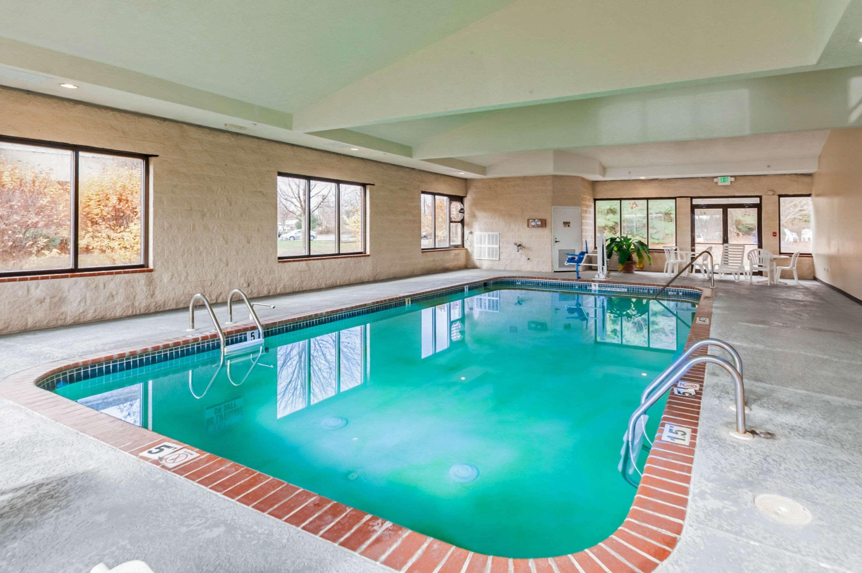 Quality Suites Chestertown Bagian luar foto