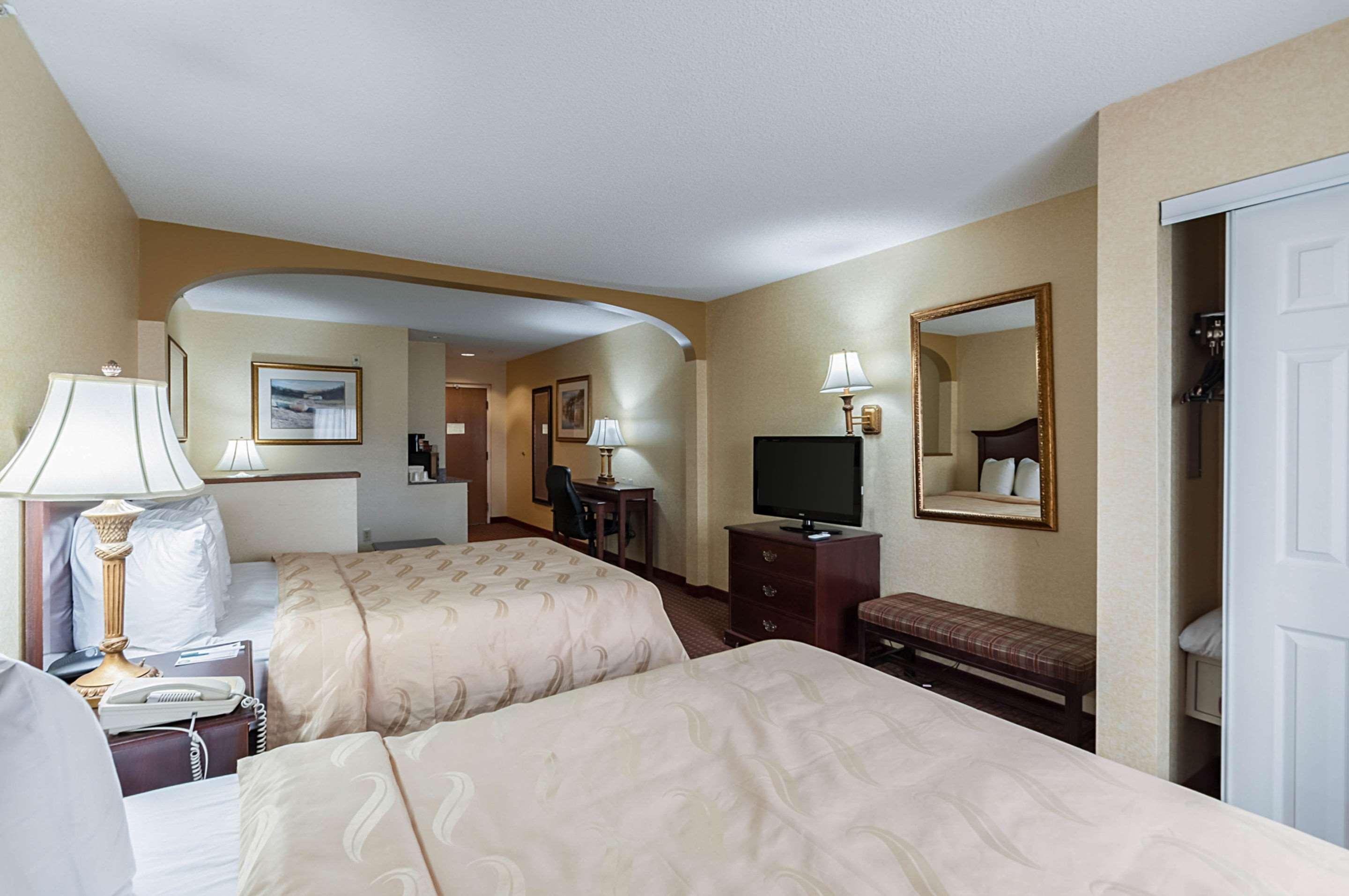 Quality Suites Chestertown Bagian luar foto
