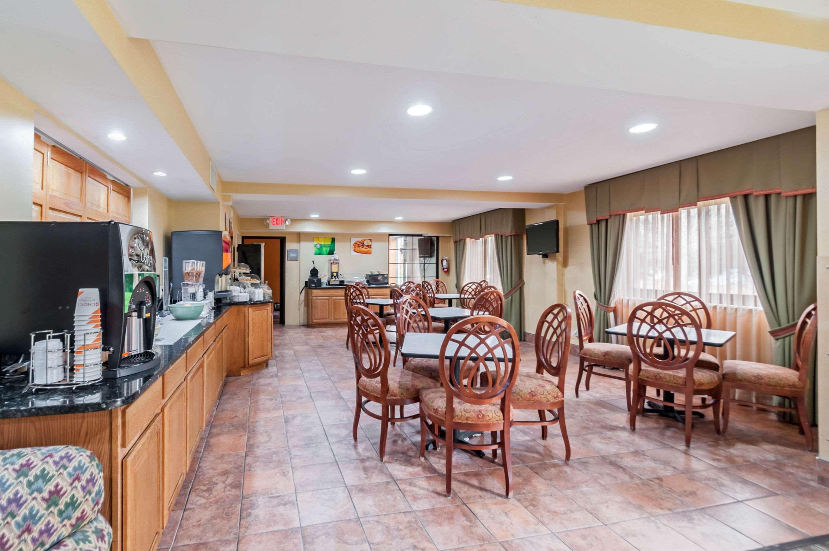 Quality Suites Chestertown Bagian luar foto