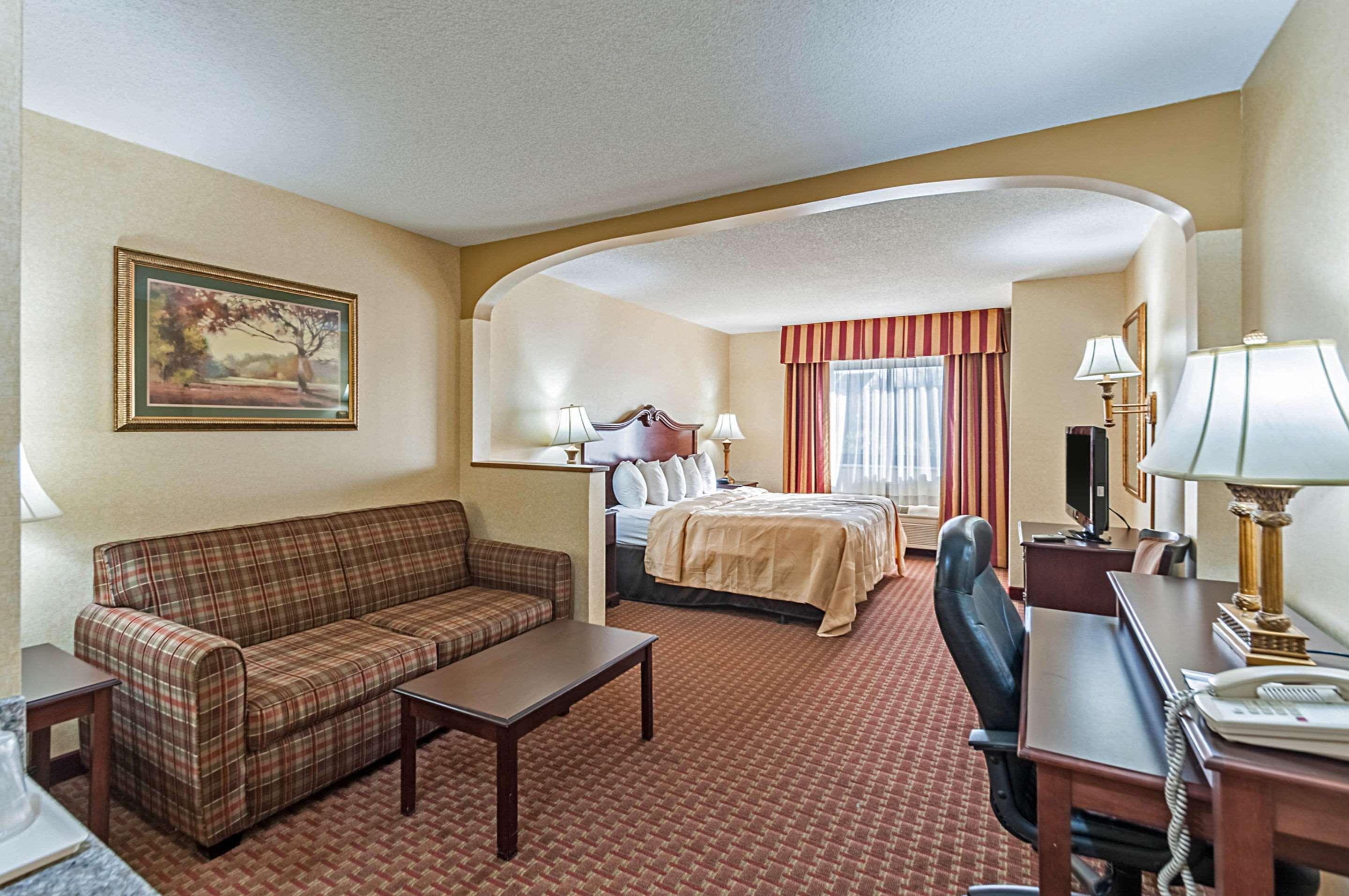 Quality Suites Chestertown Bagian luar foto