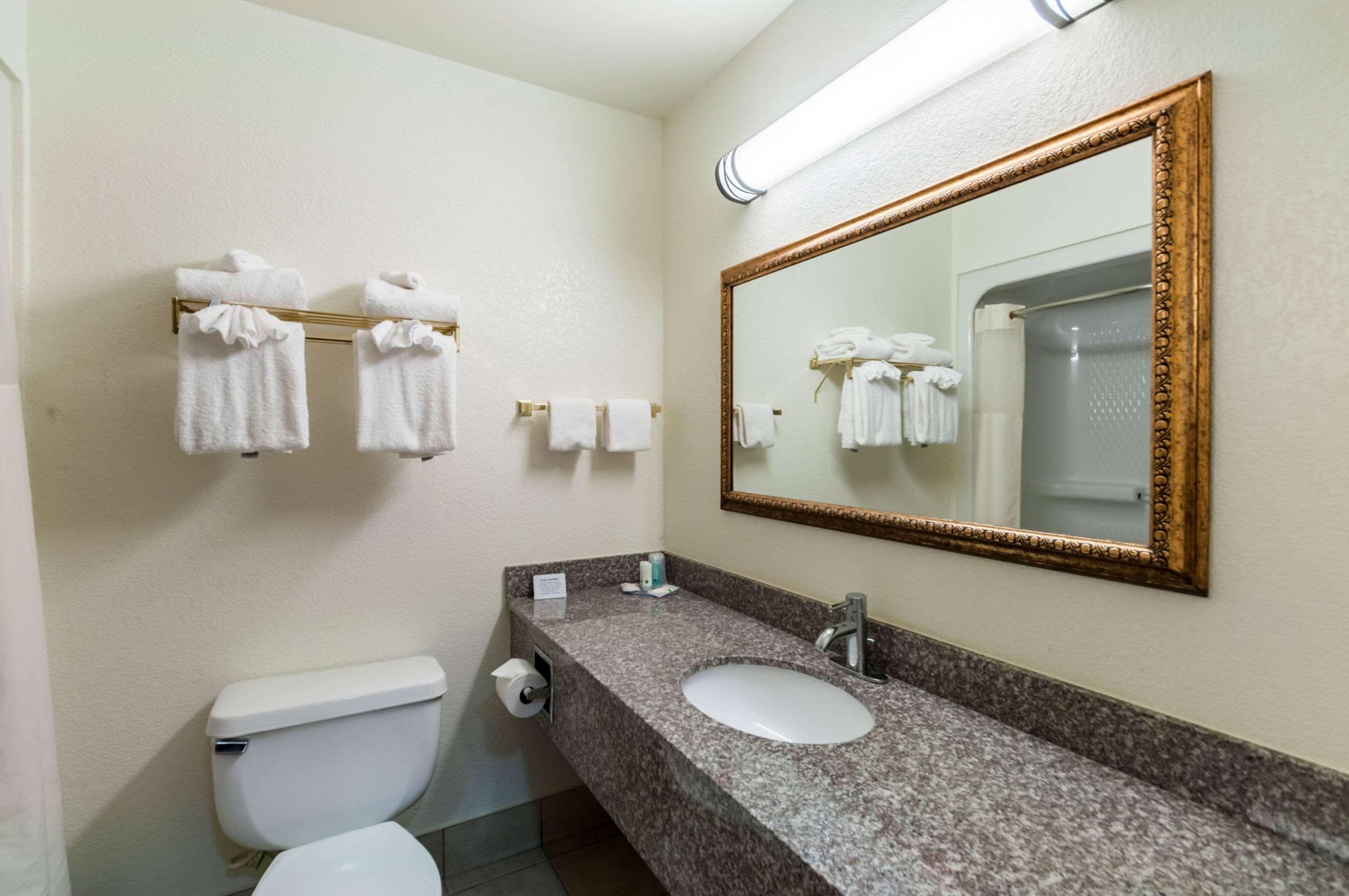 Quality Suites Chestertown Bagian luar foto