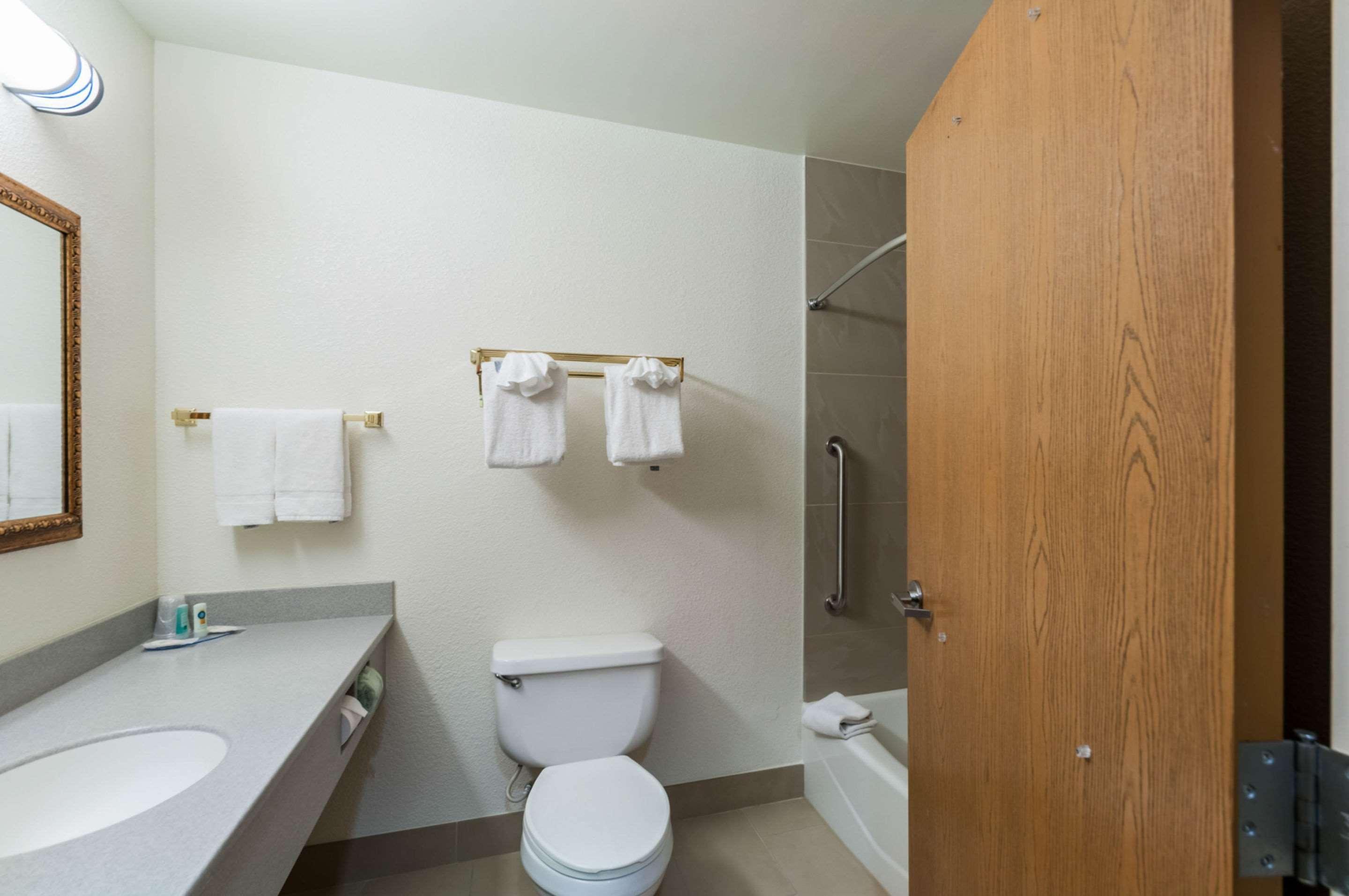 Quality Suites Chestertown Bagian luar foto