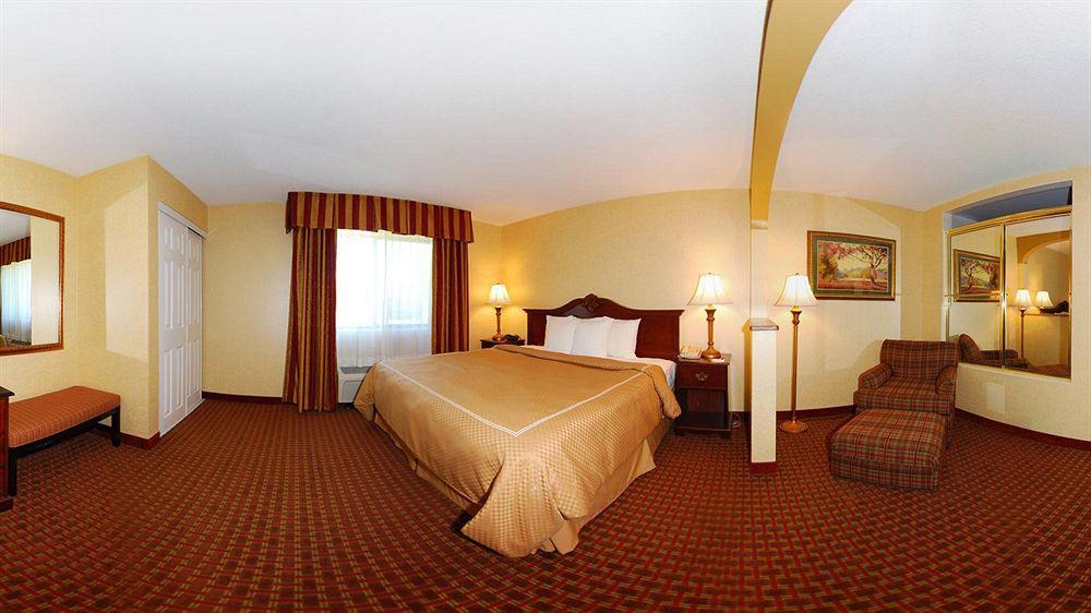 Quality Suites Chestertown Bagian luar foto